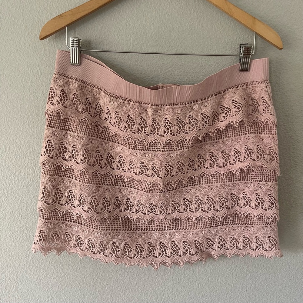 American Eagle AE high-waisted crochet lace tiered mini skirt light pink 12